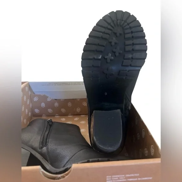 NWT- Call It Spring Black Heeled 🥾 boots - Picture 4 of 6